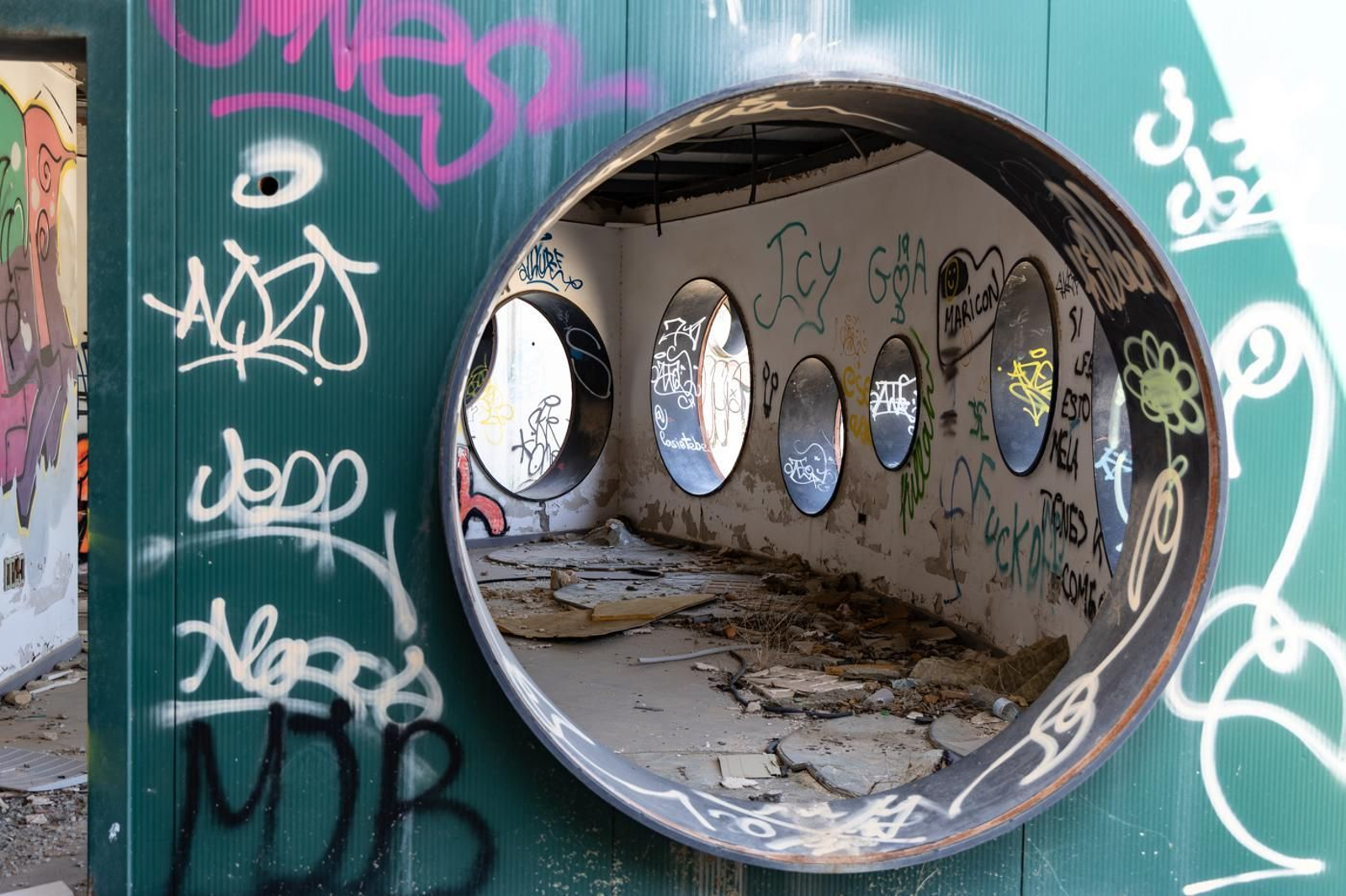 Este es el lamentable estado que presenta el parque acuático de Jaén en 2024