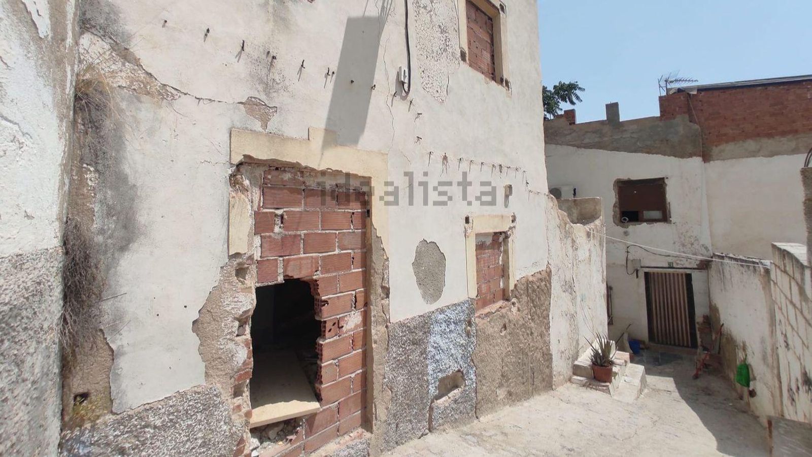 Aspecto exterior de la vivienda a la venta.