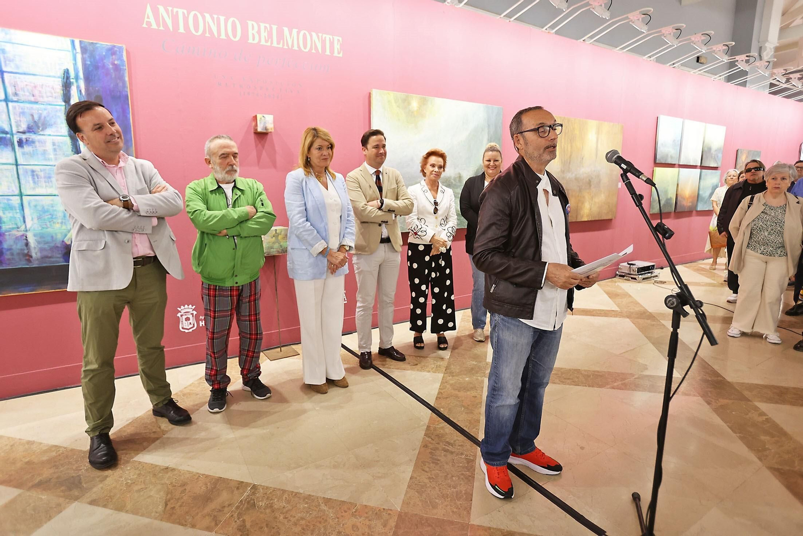 Un momento de la inauguración de la exposición. Un momento de la inauguración de la exposición.