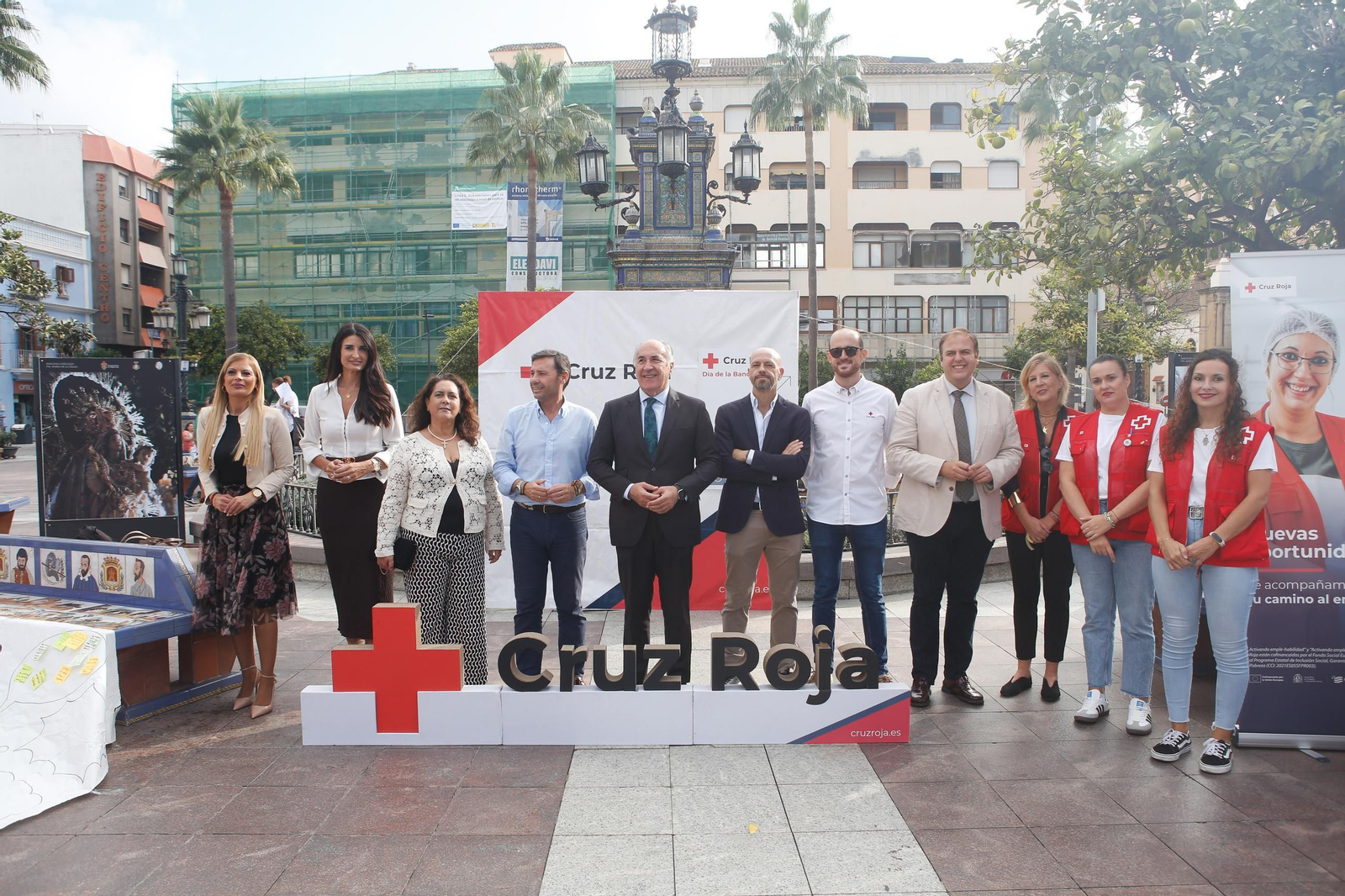 Fotos del Día de la Banderita de la Cruz Roja en la Plaza Alta de Algeciras