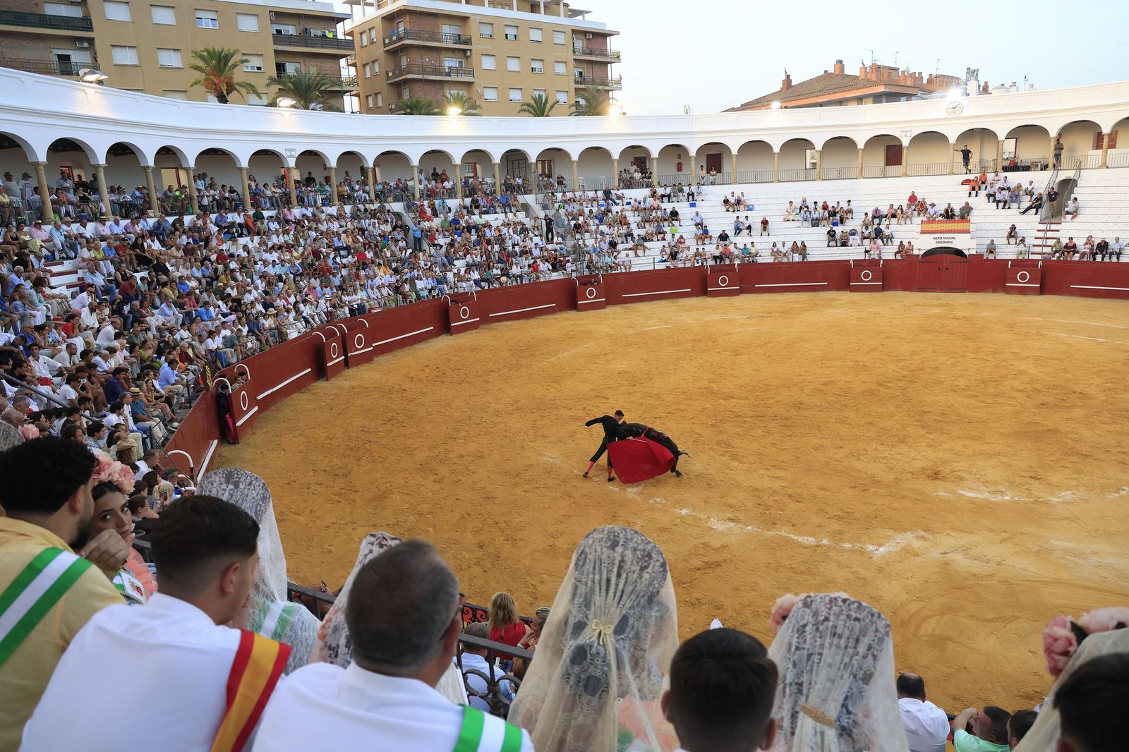 Fotos de la corrida de toros de la Feria de San Roque con David Galván, Román y Joaquín Galdós