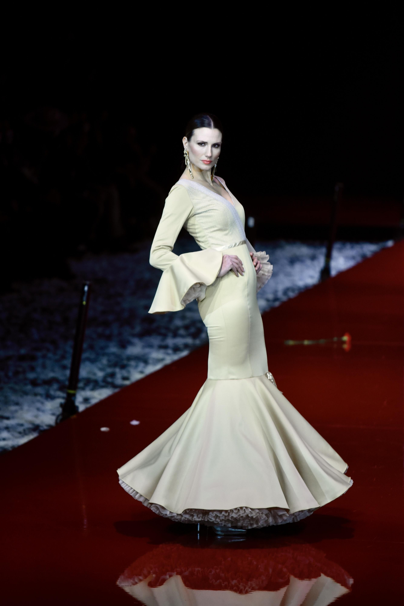 El desfile de Pilar Rubio en SIMOF 2022, todas las fotos