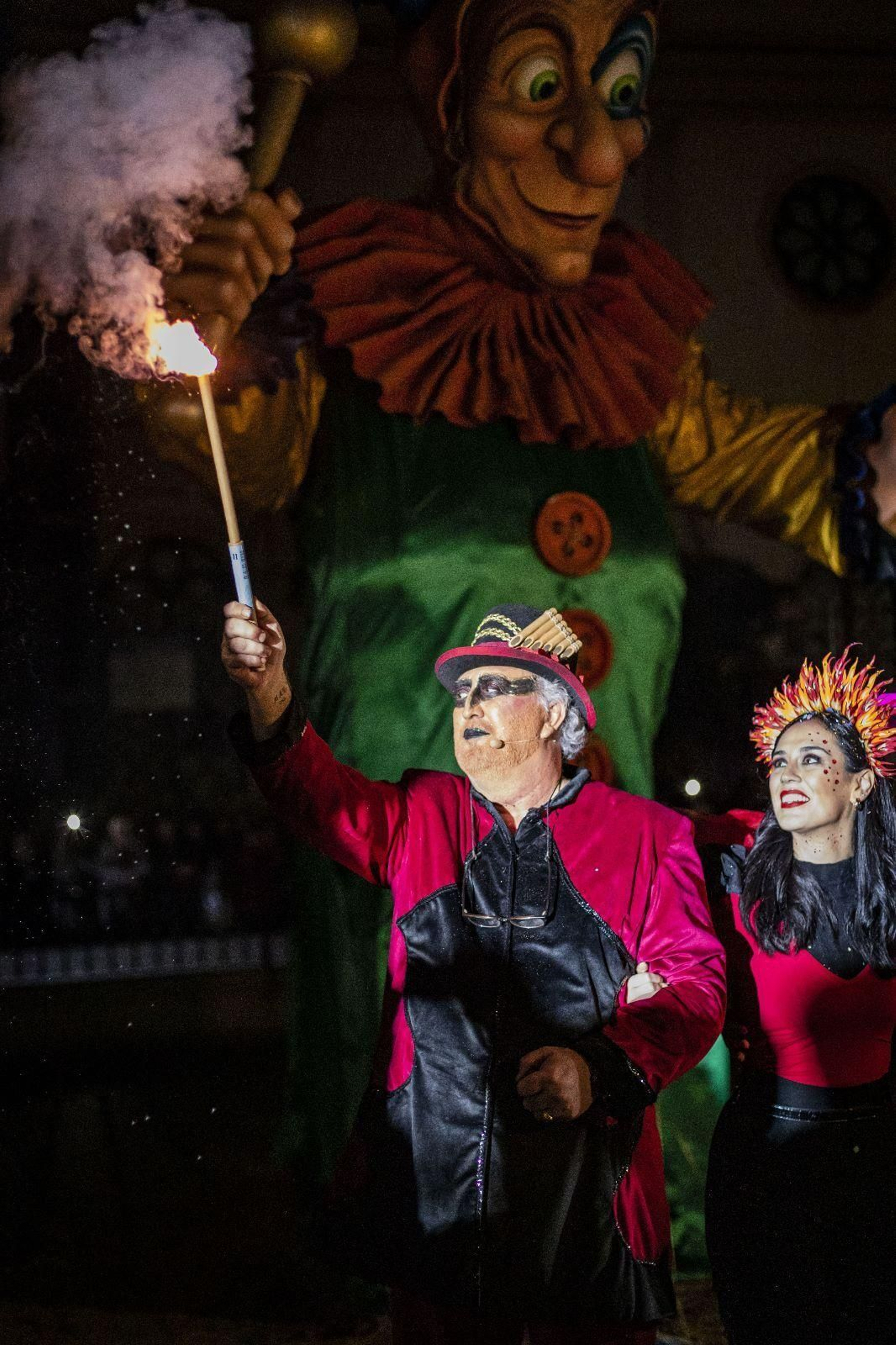 Carnaval de Cádiz 2023: Pregón y quema del Gran Momo, en imágenes
