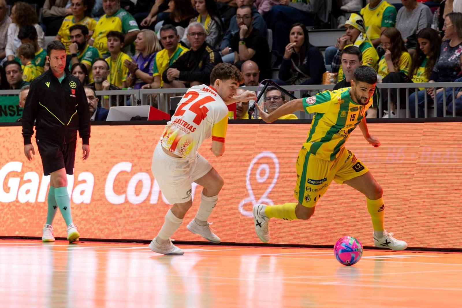 Las mejores fotos de la goleada del Jaén Paraíso Interior FS ante Industrias Santa Coloma