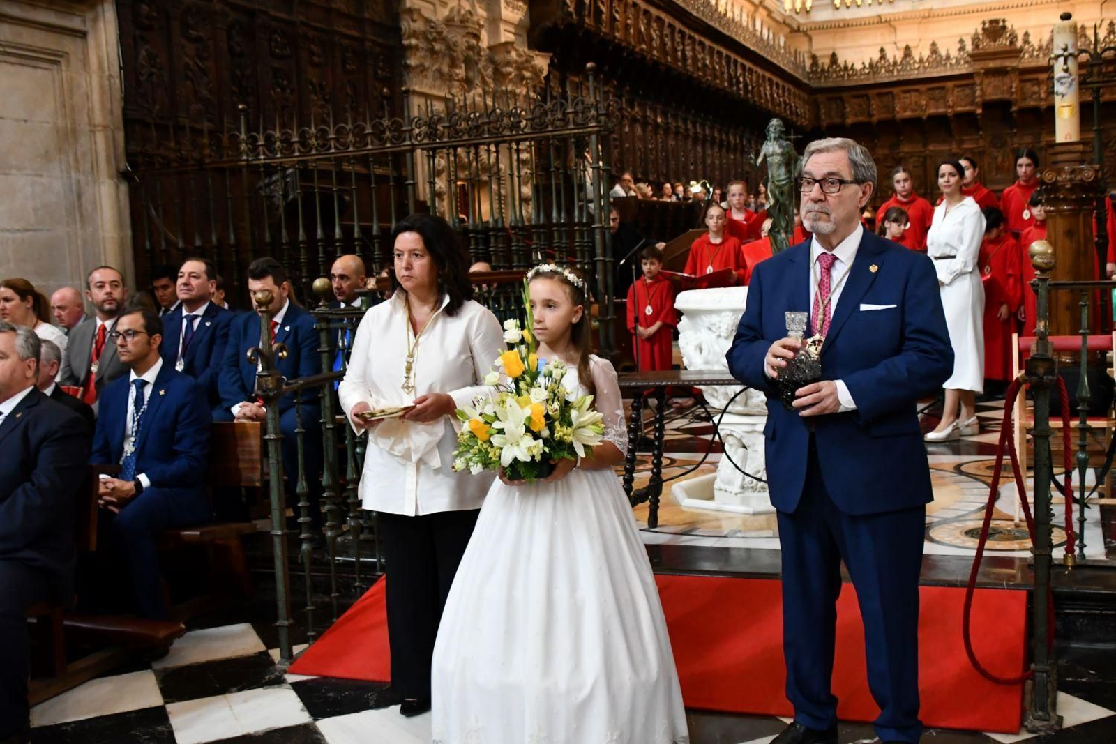 El Santísimo Sacramento llena de esperanza el corazón de los fieles jiennenses, en imágenes