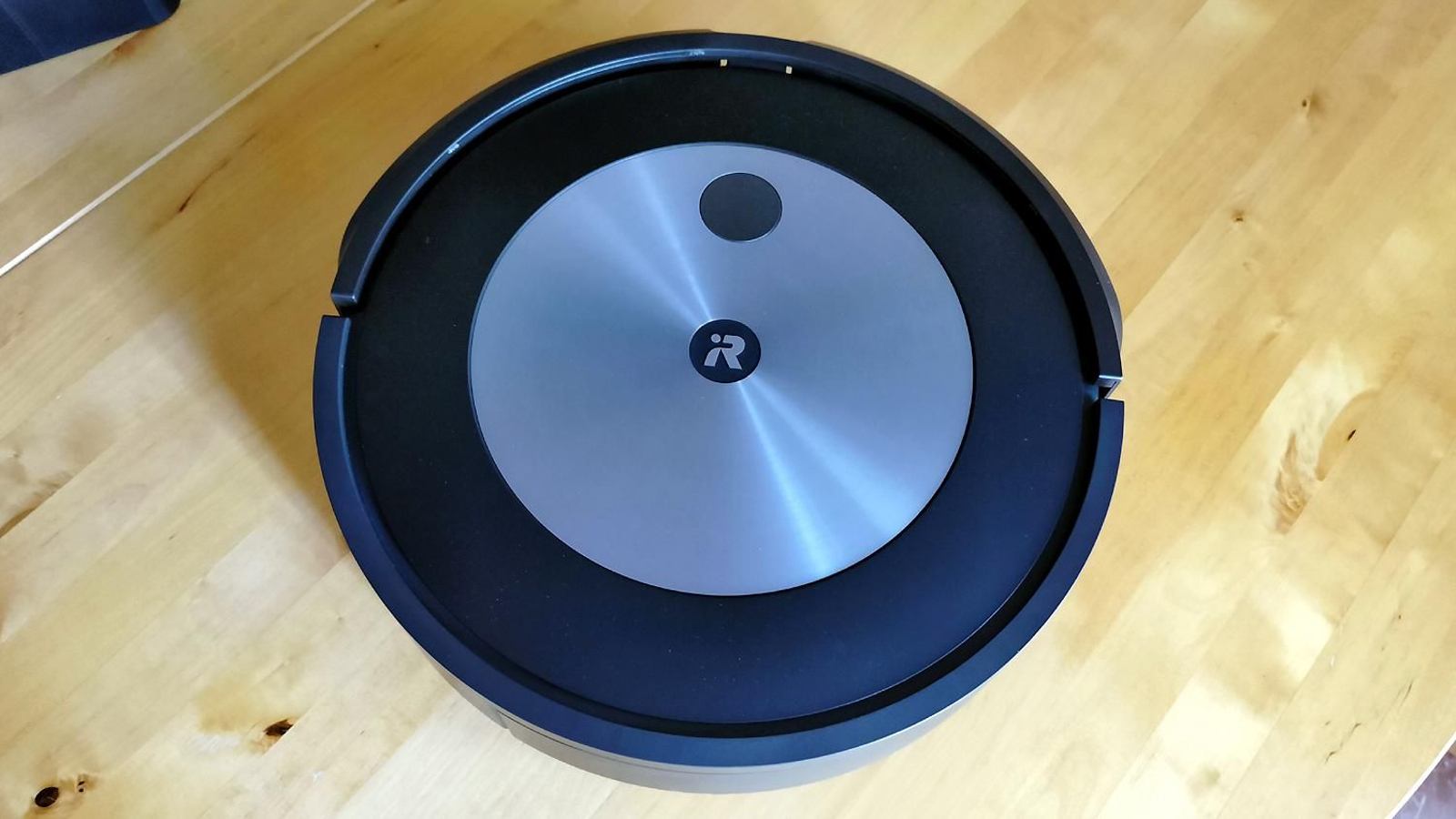 Robot aspirador Roomba j7+ de iRobot