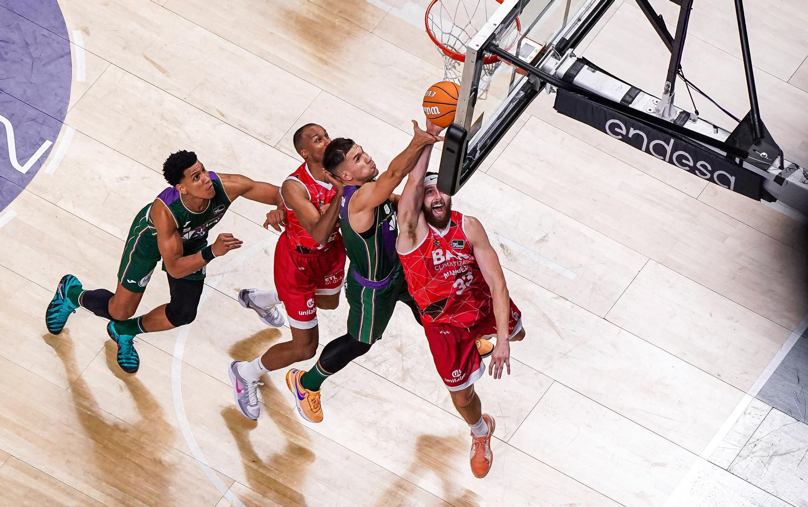 El Unicaja-Baxi Manresa, en fotos