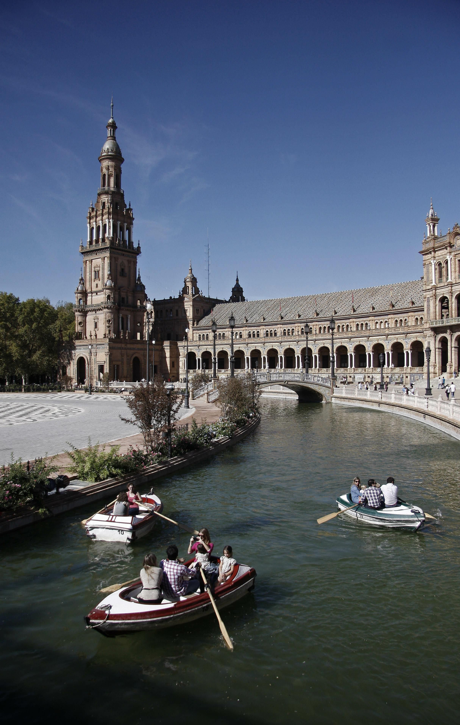 La Plaza de España, uno de los sitios que se pueden visitar durante el respiro de Feria.