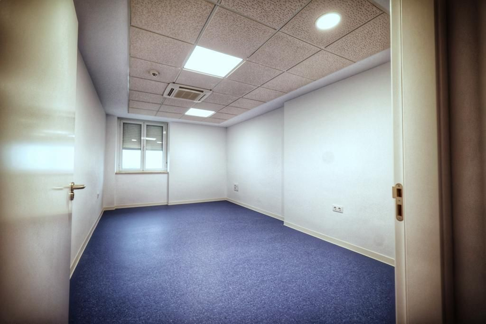 Visita de la consejera de Salud al hospital de San Carlos y a su nueva unidad de neurorrehabilitación