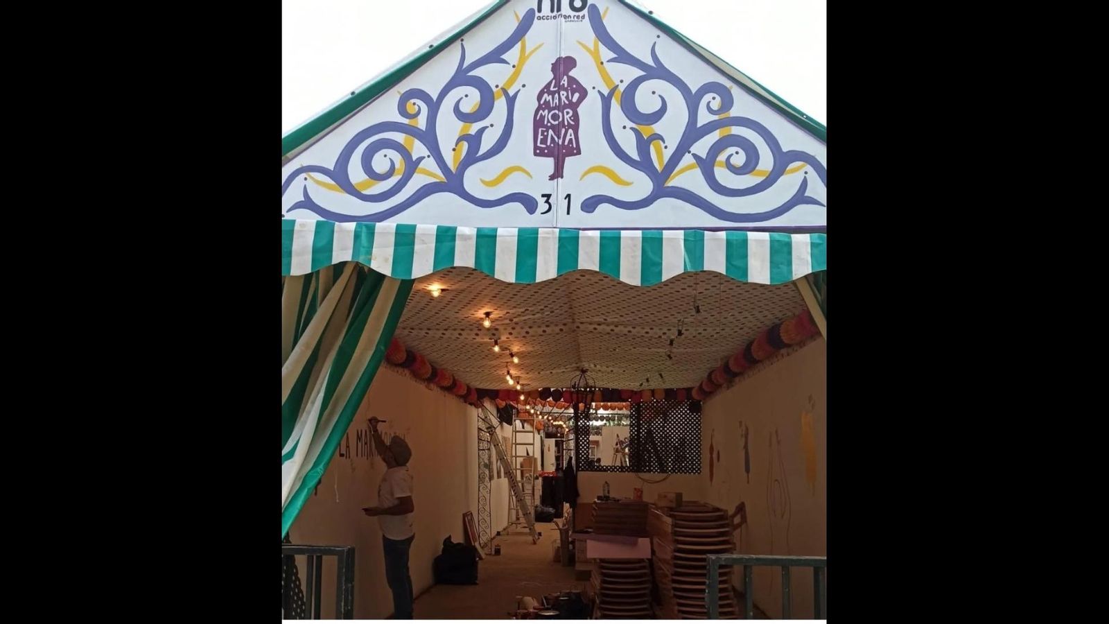 La Marimorena  ha estrenado pañoleta y pinturas en su interior de la mano del artista Guridi.