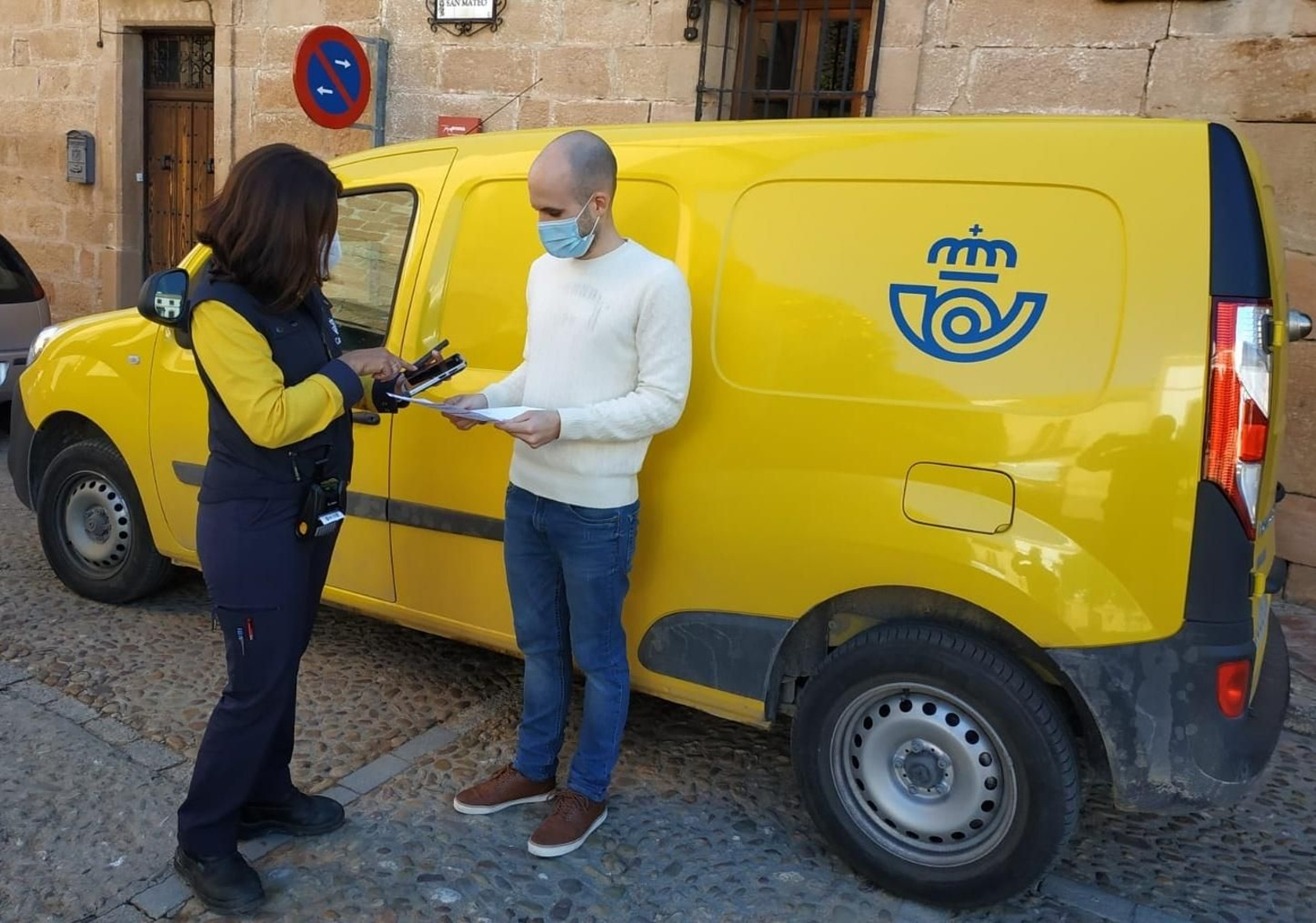 Correos entrega 310 nuevos dispositivos portátiles con mejoras en prestaciones para su plantilla de reparto en la provincia de Almería
