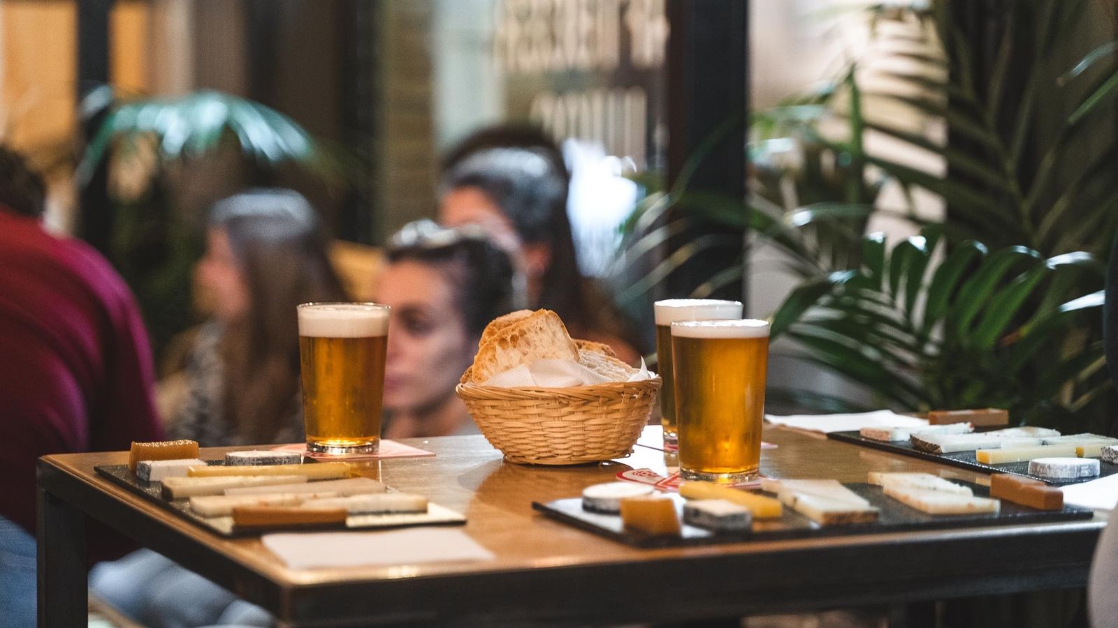 En CEPA CraftBeer & Wine el cliente puede elegir entre variedades selectas traídas de cualquier parte del mundo