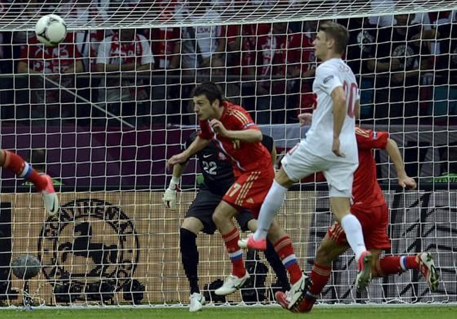 Polonia y Rusia empatan 1-1 en un partido loco en el que cualquiera pudo ganar.

Foto: EFE