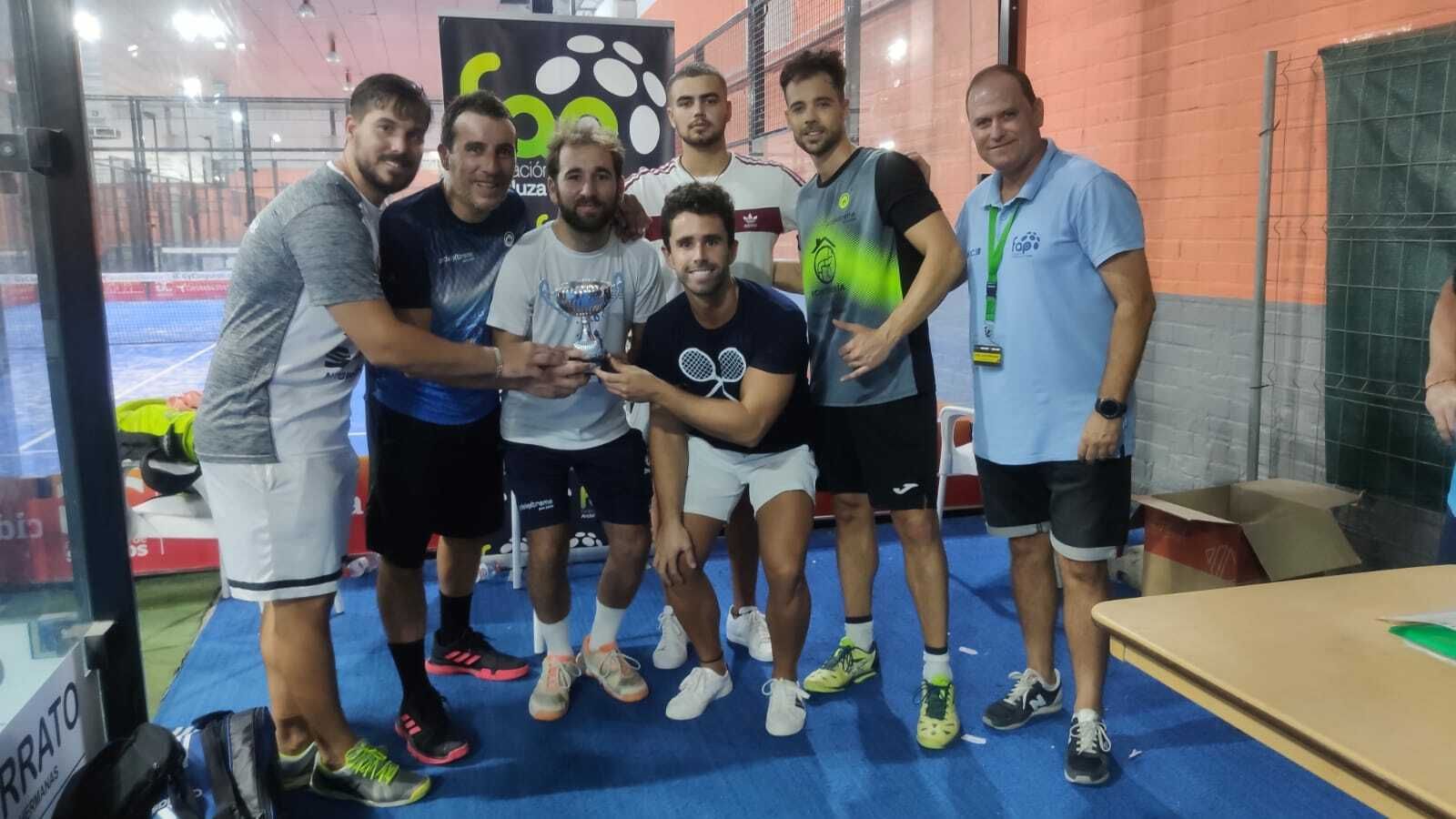 Equipo del PLR Fontanería Pádel Extreme, campeón de la Liga Plata Andaluza.