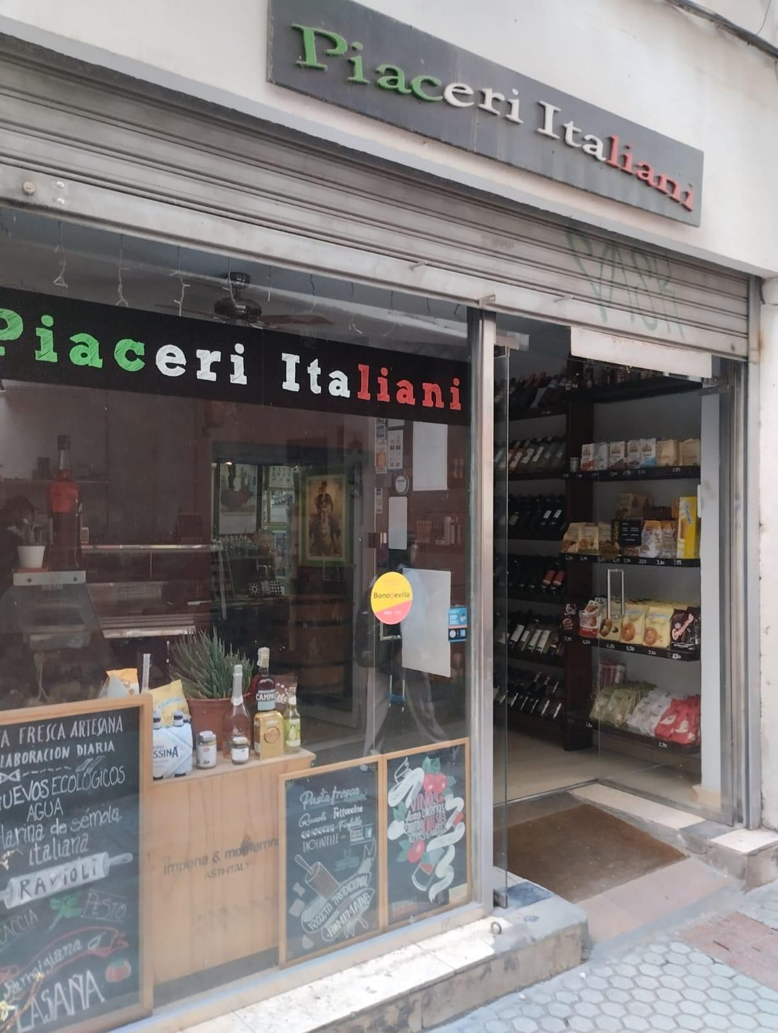 Fotogalería de los comercios afectados desde este lunes por el corte de luz en Regina y Jerónimo Hernández