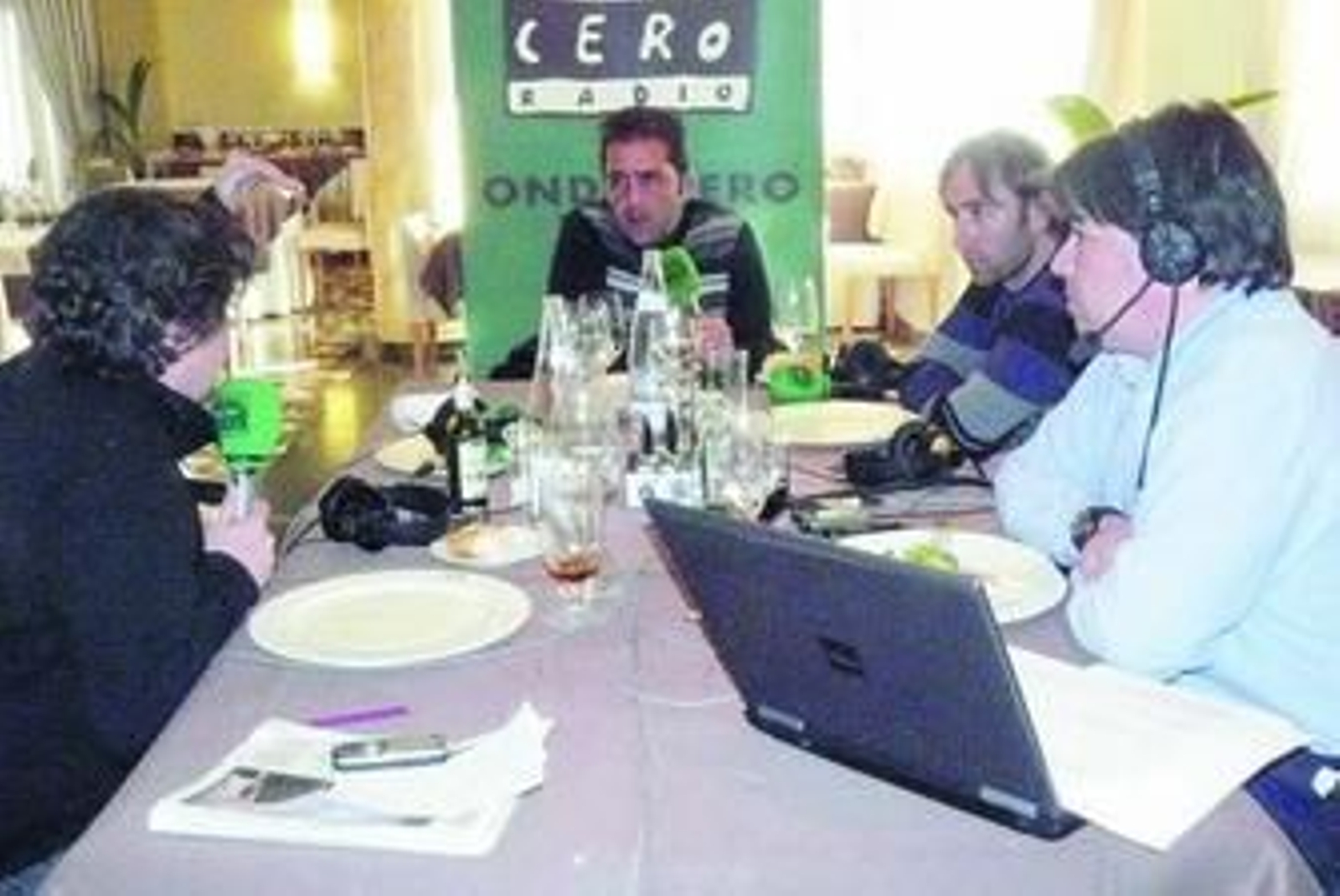 Alberto Benito, flanqueado por Barbero, Manzano Y Villalobos ayer en el Restaurante Gran Hotel Selección.