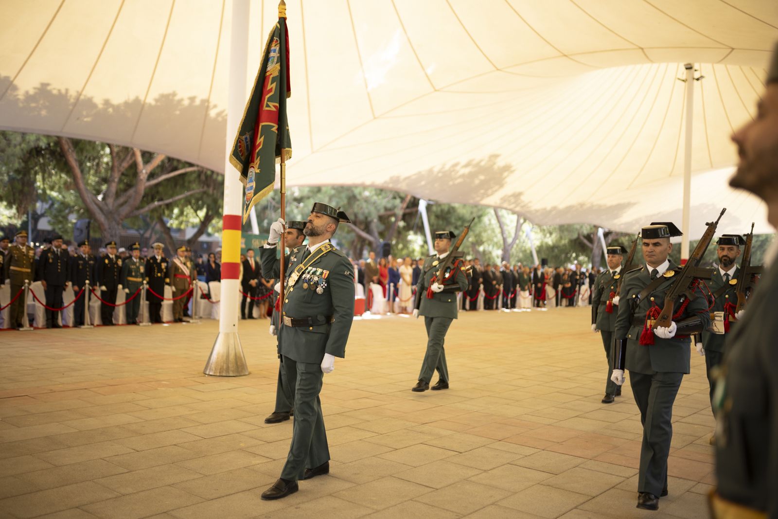 Imágenes de los actos de celebración de la festividad de la patrona de la Guardia Civil, la Virgen del Pilar.