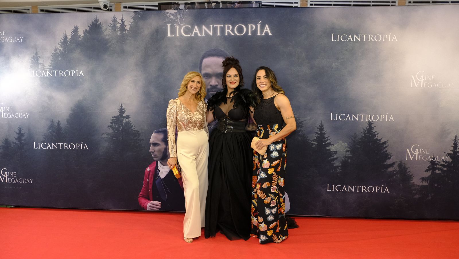 Imágenes del estreno en Almería de la película Licantropía