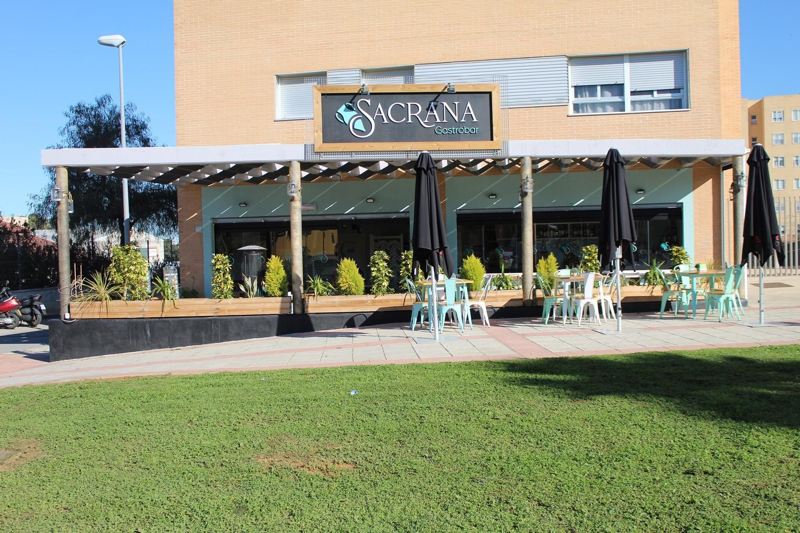 Gastrobar Sacrana, en el barrio de Casines