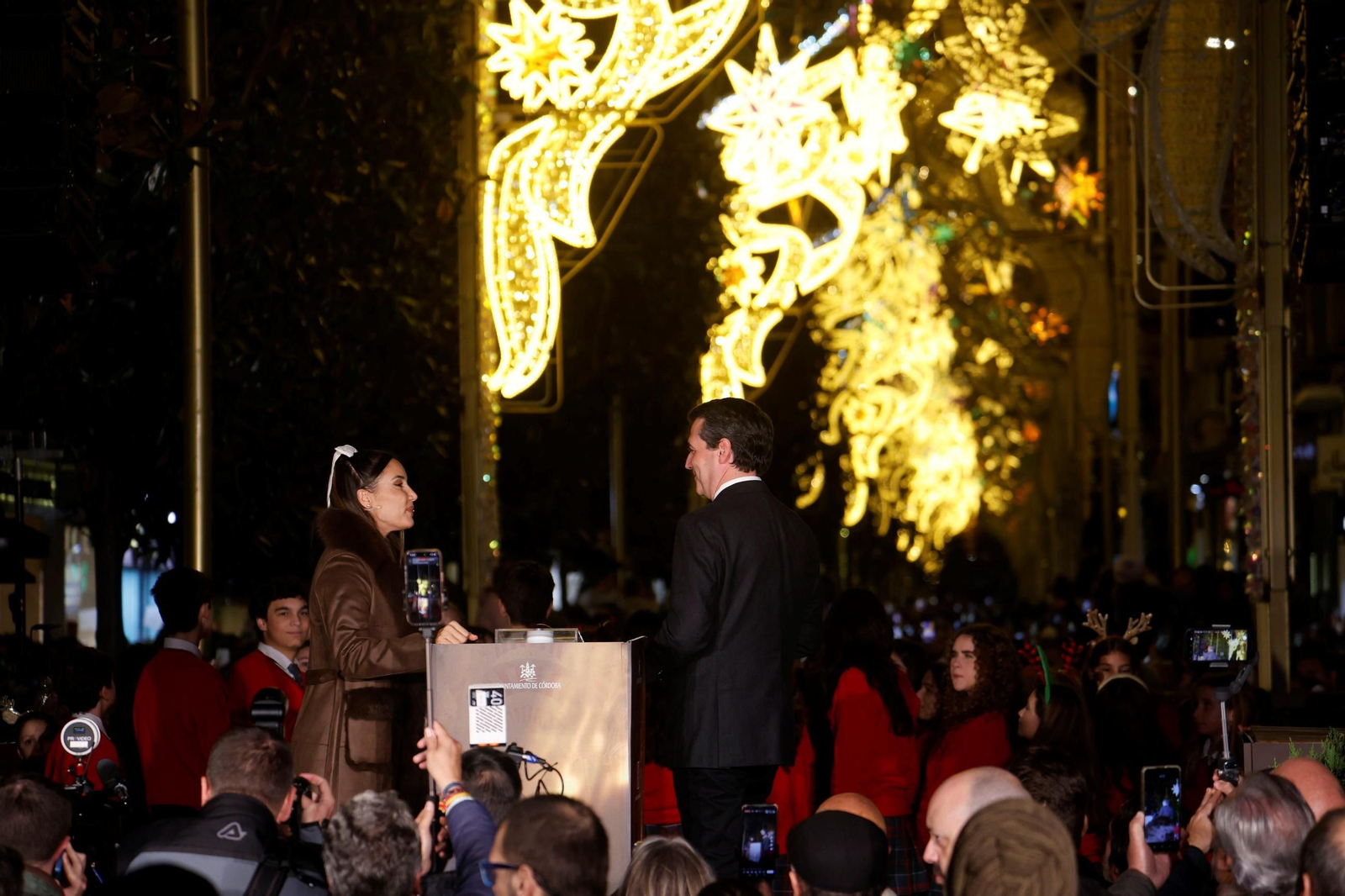 Así ha sido el espectácular encendido de las luces de Navidad de Córdoba