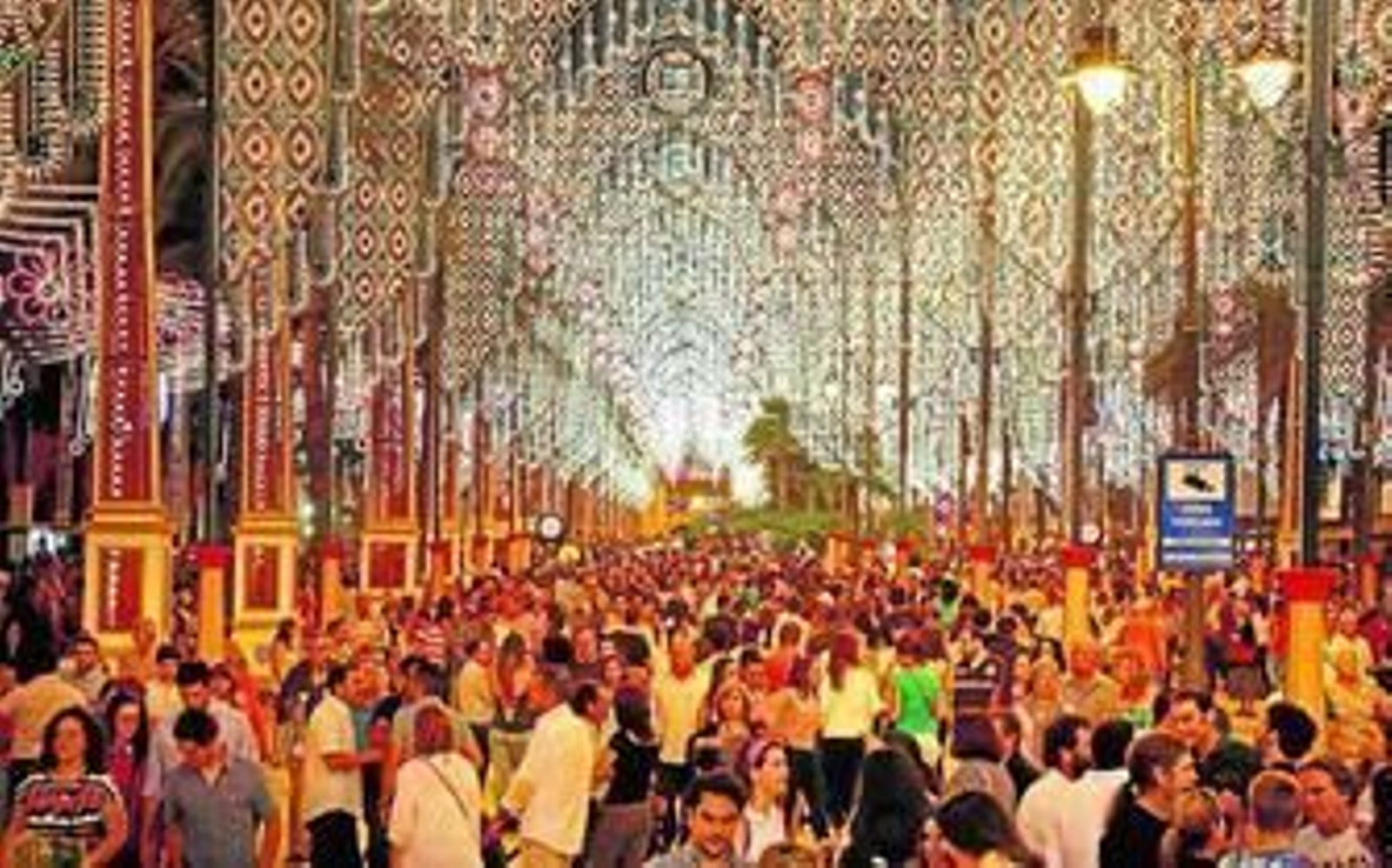 Imagen que presentaba el Real tras el encendido del alumbrado el pasado mes de mayo. Imagen que presentaba el Real tras el encendido del alumbrado el pasado mes de mayo.