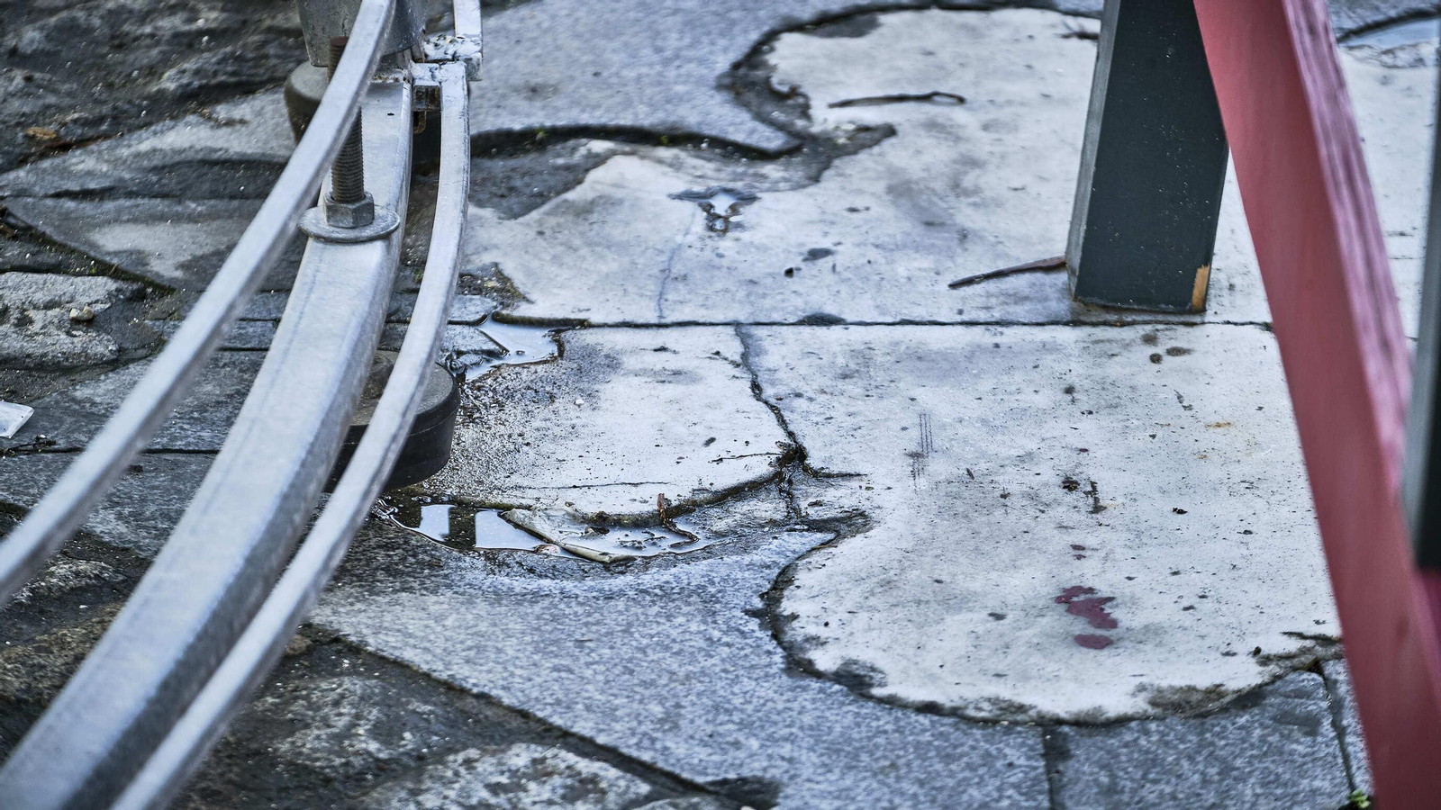 Estado del pavimento en plaza de la Catedral