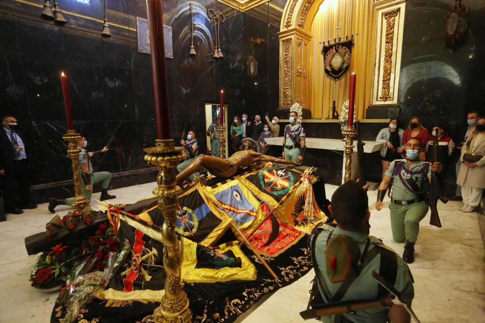La guardia de los legionarios al Cristo de Mena en Málaga