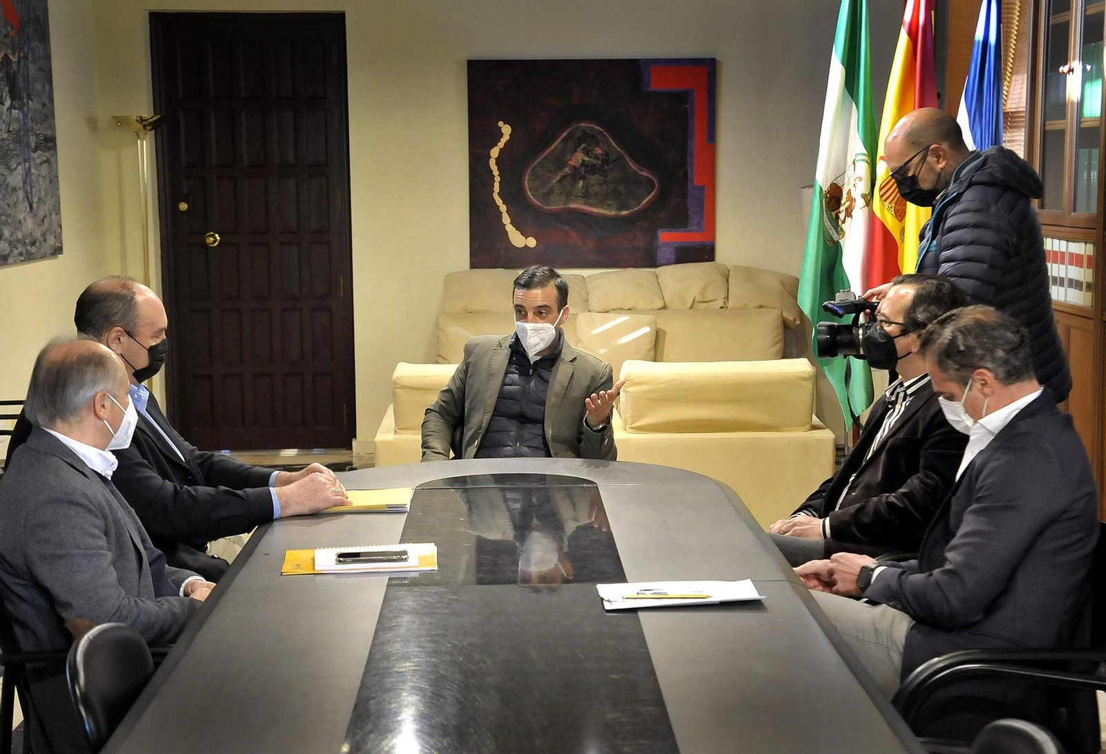 Un momento del encuentro de Díaz con los responsables del Grupo Q Gestión Inmobiliaria.