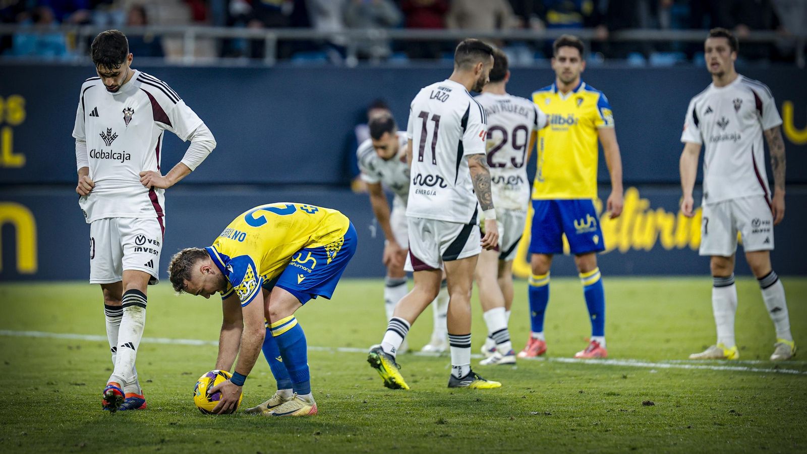 Búscate entre las fotos del partido de fútbol Cádiz CF - Albacete Balompié