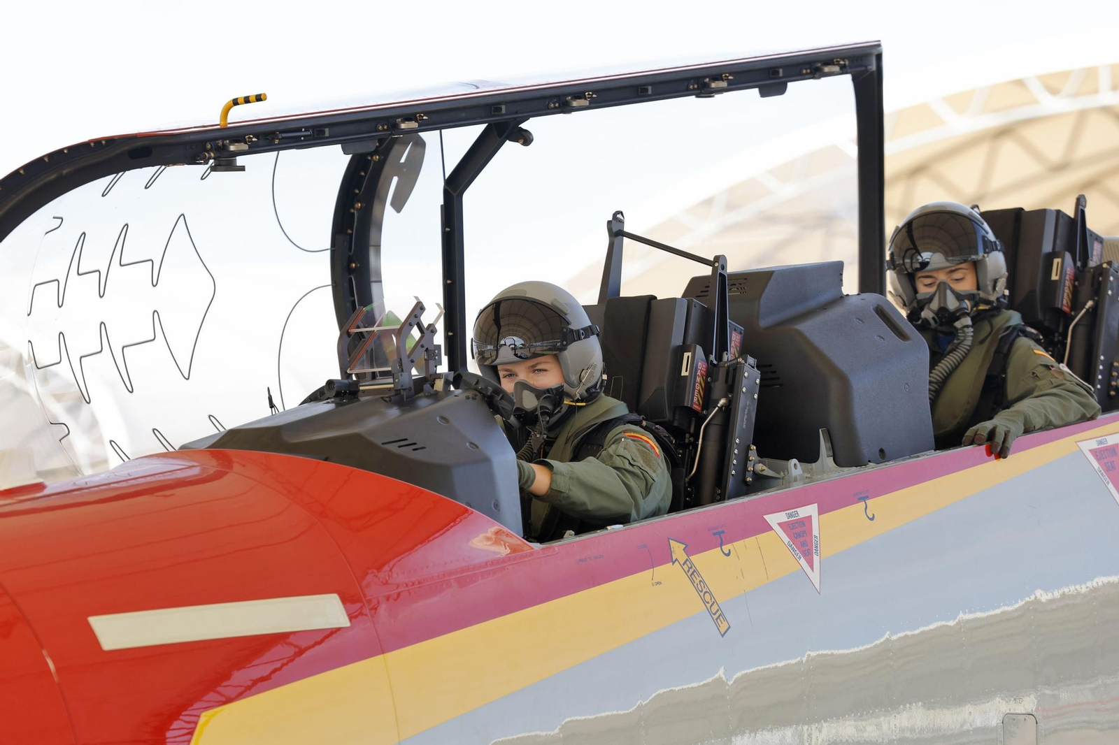 Las fotos del primer vuelo en solitario de la princesa Leonor