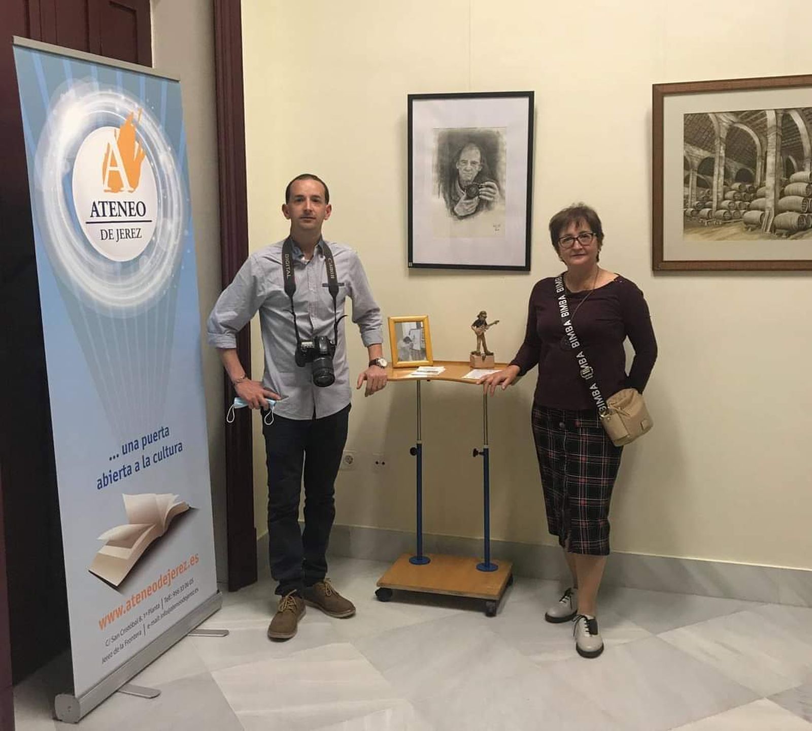 Su familia, durante la inauguración el pasado 3 de mayo.
