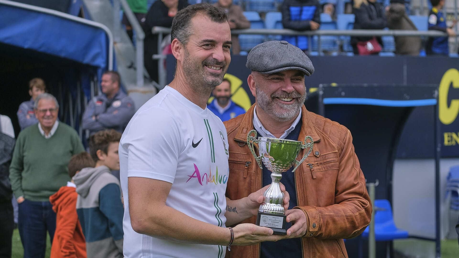 Partido de fútbol a beneficio de la Asociación de Reyes Magos en Carranza