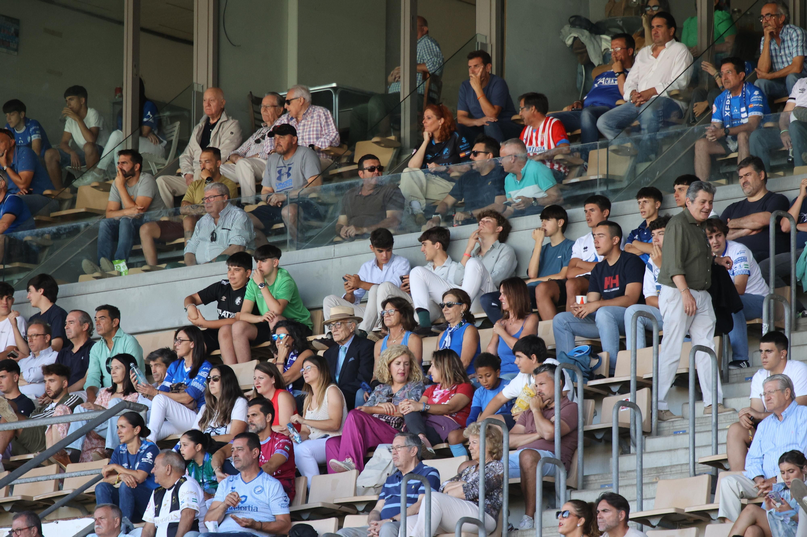 Búscate en el partido entre el Xerez DFC y Ceuta B en Chapín
