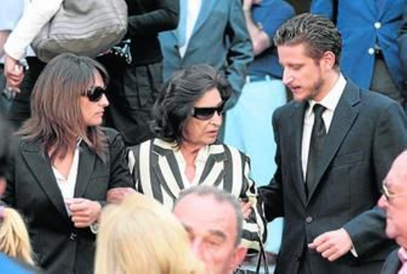 Sevilla dio su adiós al 'polaco' rociero