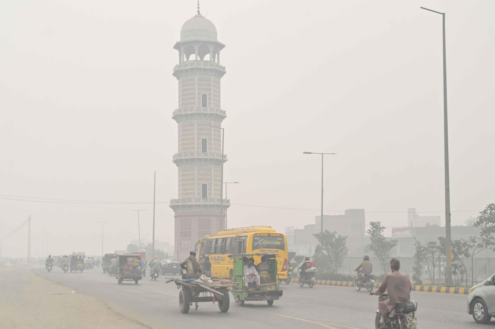 Una peligrosa nube de humo tóxico envuelve todo Pakistán: todas las imágenes
