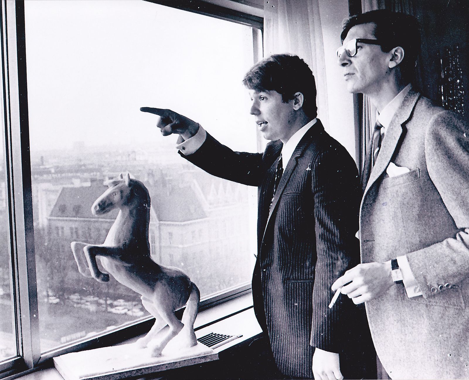 Manuel Alejandro, junto a Raphael.