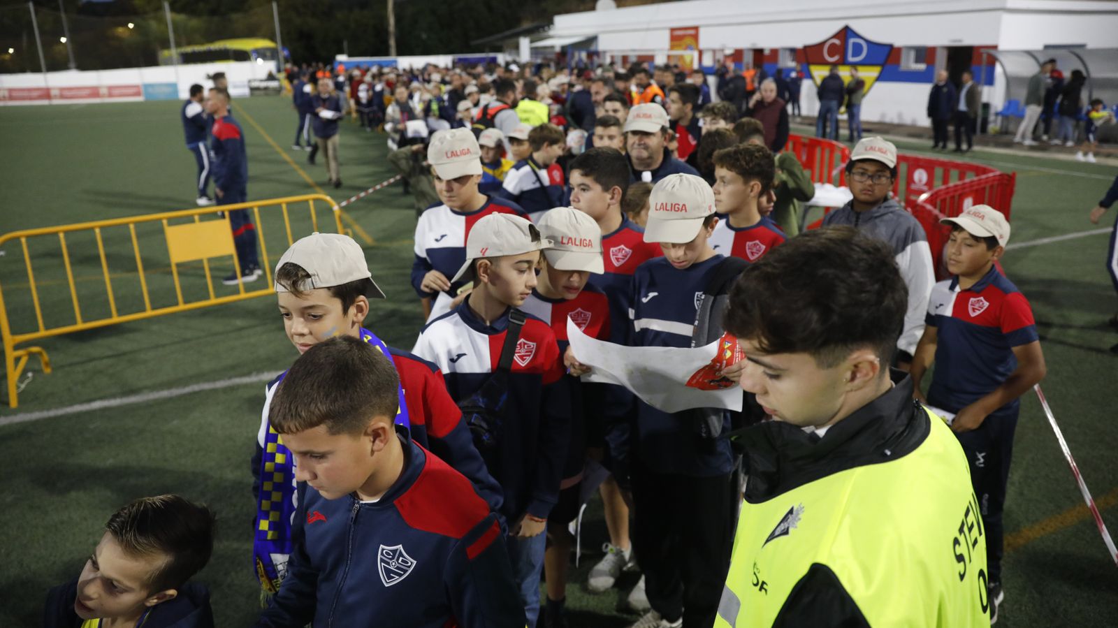 Las fotos de la visita del Cádiz CF para celebrar el 50 aniversario del CD Guadiaro