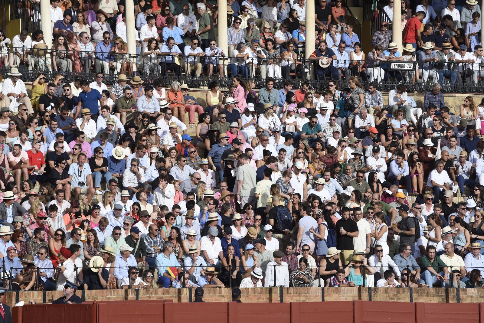 Búscate en la tercera corrida de toros de la Feria de San Miguel de Sevilla