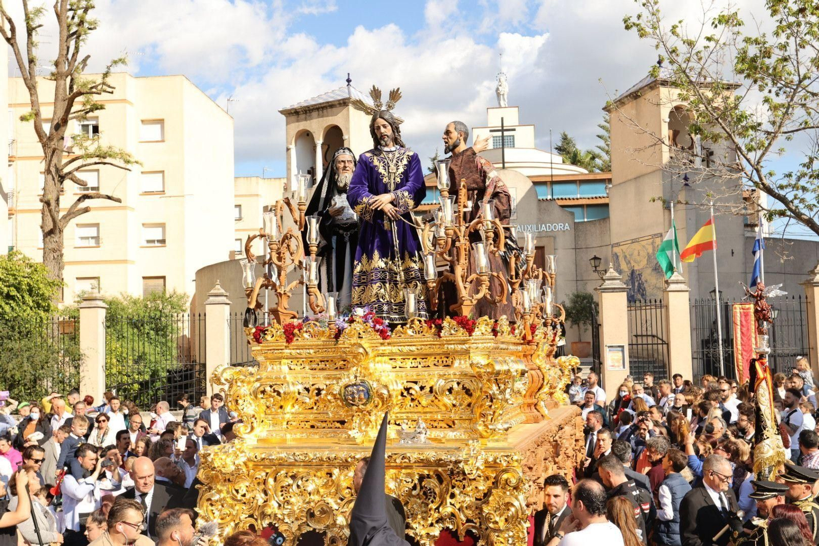 La salida de la Hermandad de la Redención