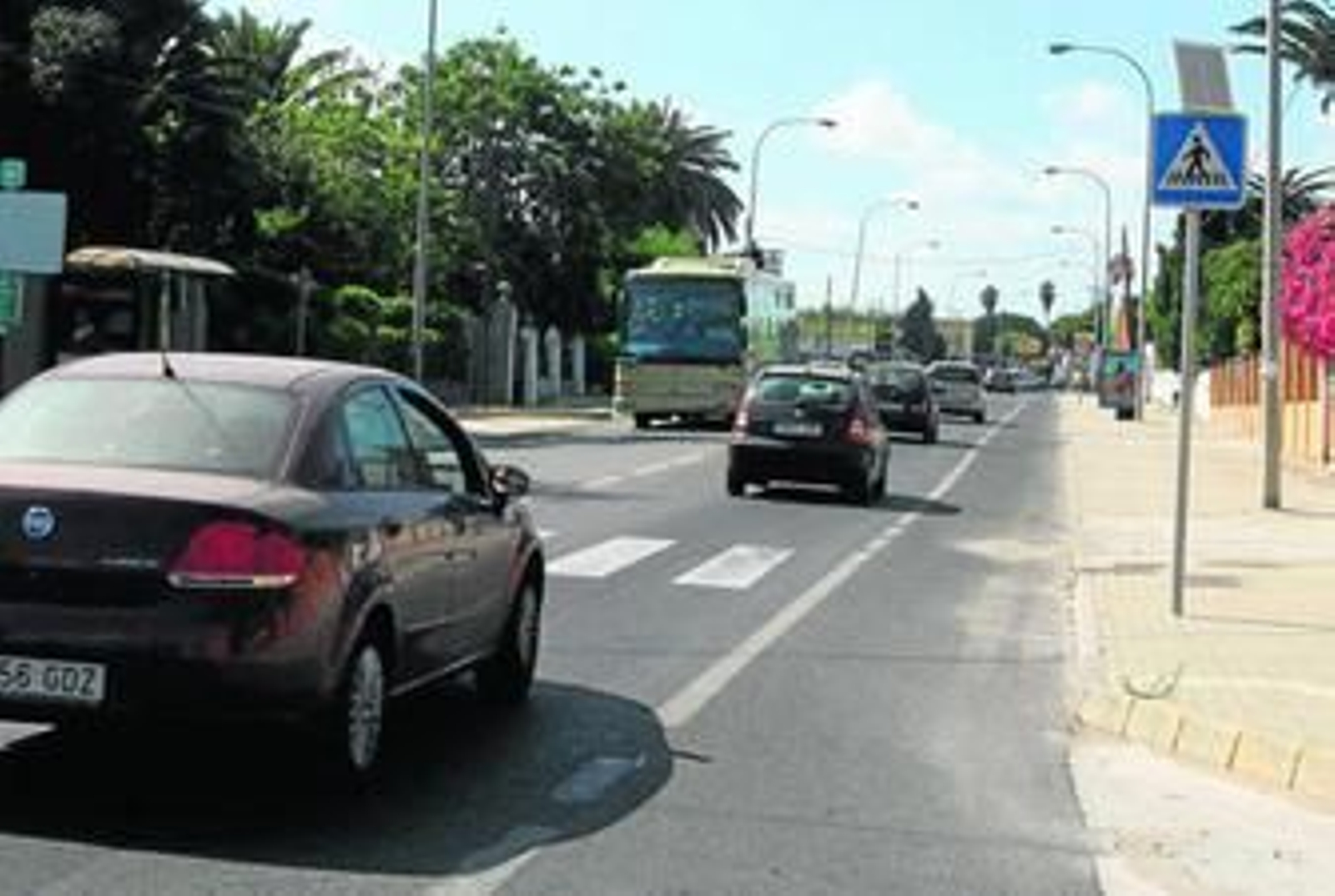 Imagen del tráfico de la travesía de Campamento, el pasado viernes.