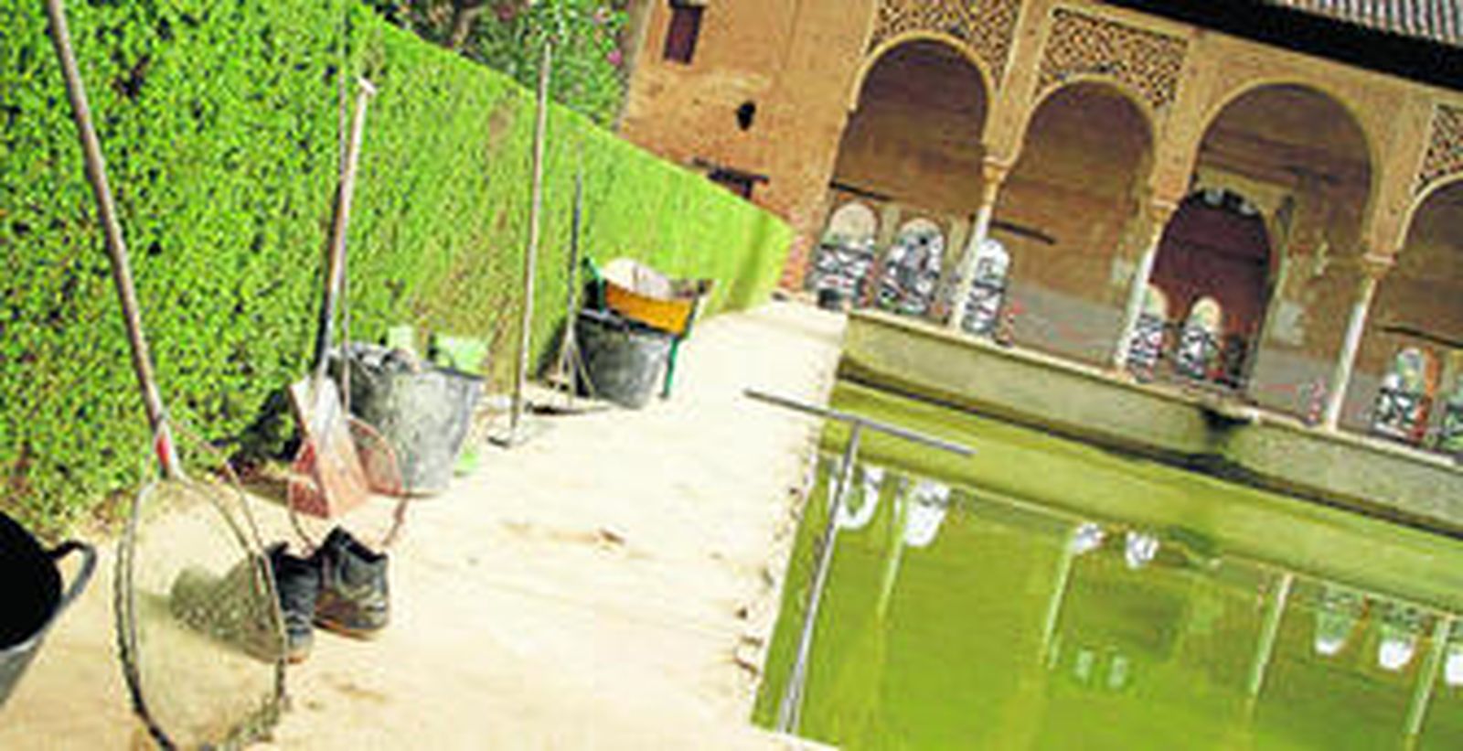 La Alhambra licita numerosos contratos a lo largo del año.