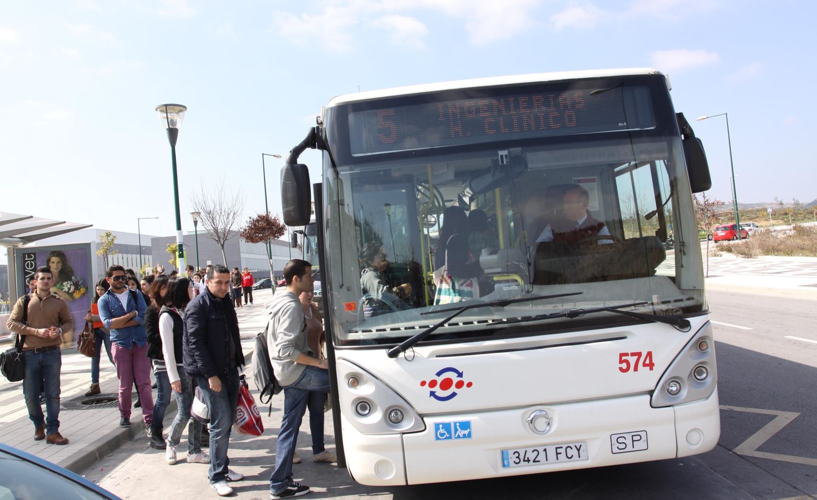Imagen de un autobús de la EMT.