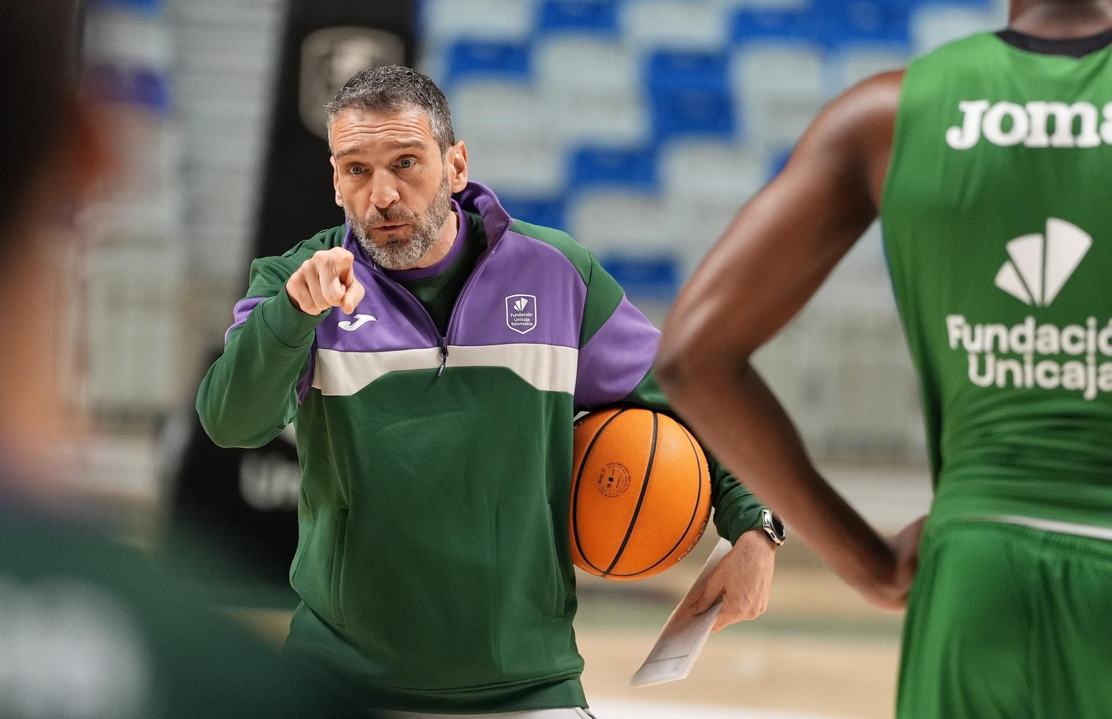 El Unicaja prepara el derbi andaluz con Alberto Díaz