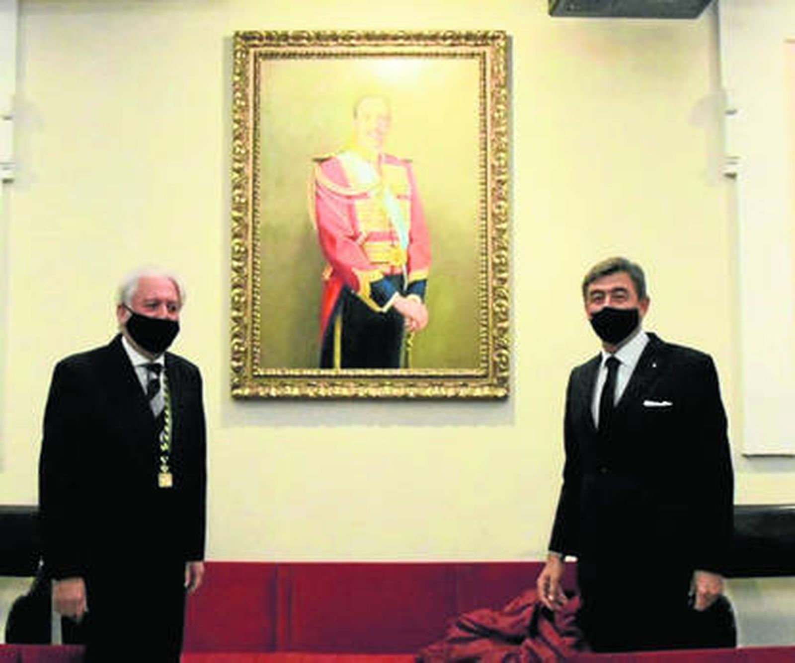 Dos reales instituciones caminan juntas