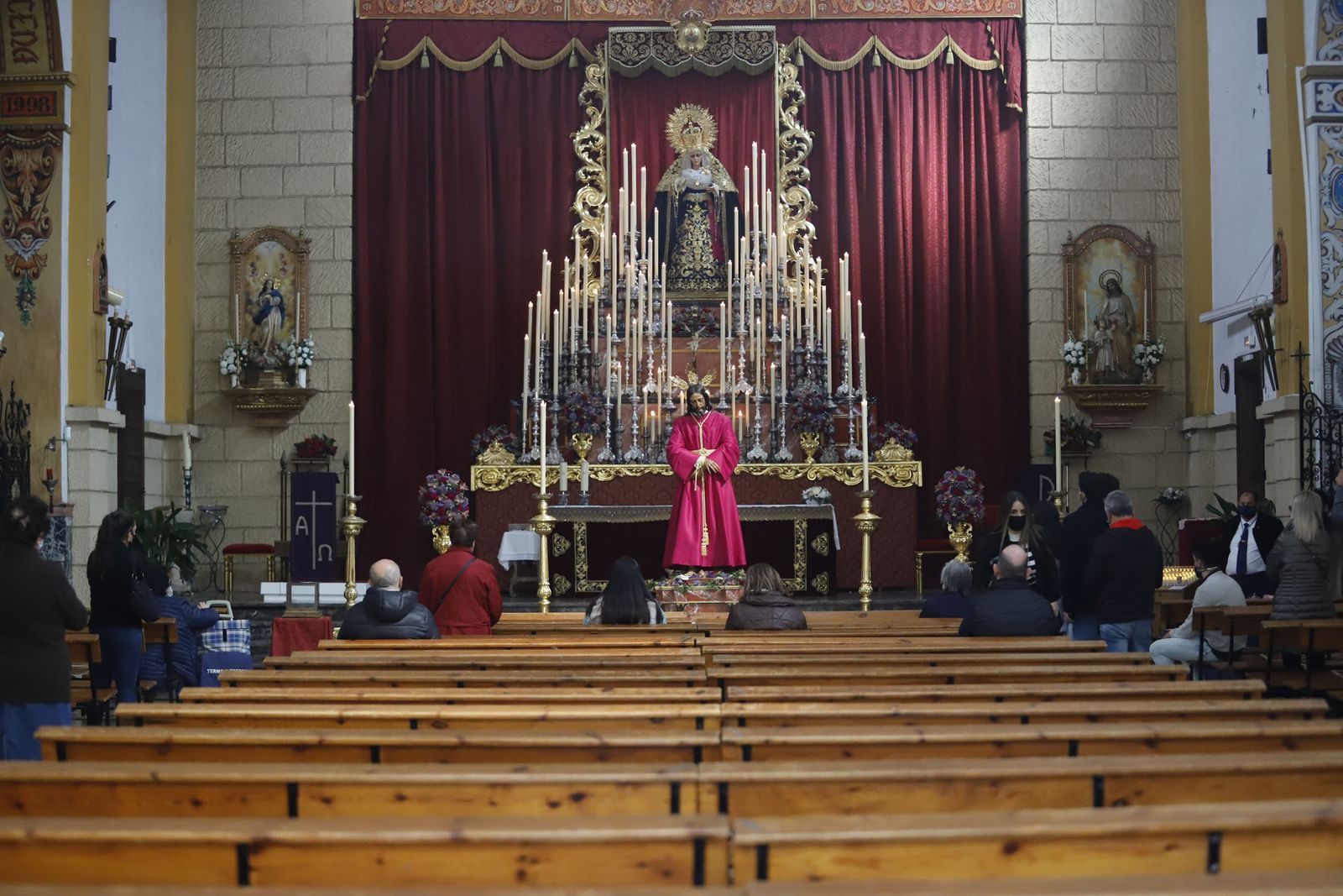 Imágenes de las veneraciones a los Cautivos de Huelva