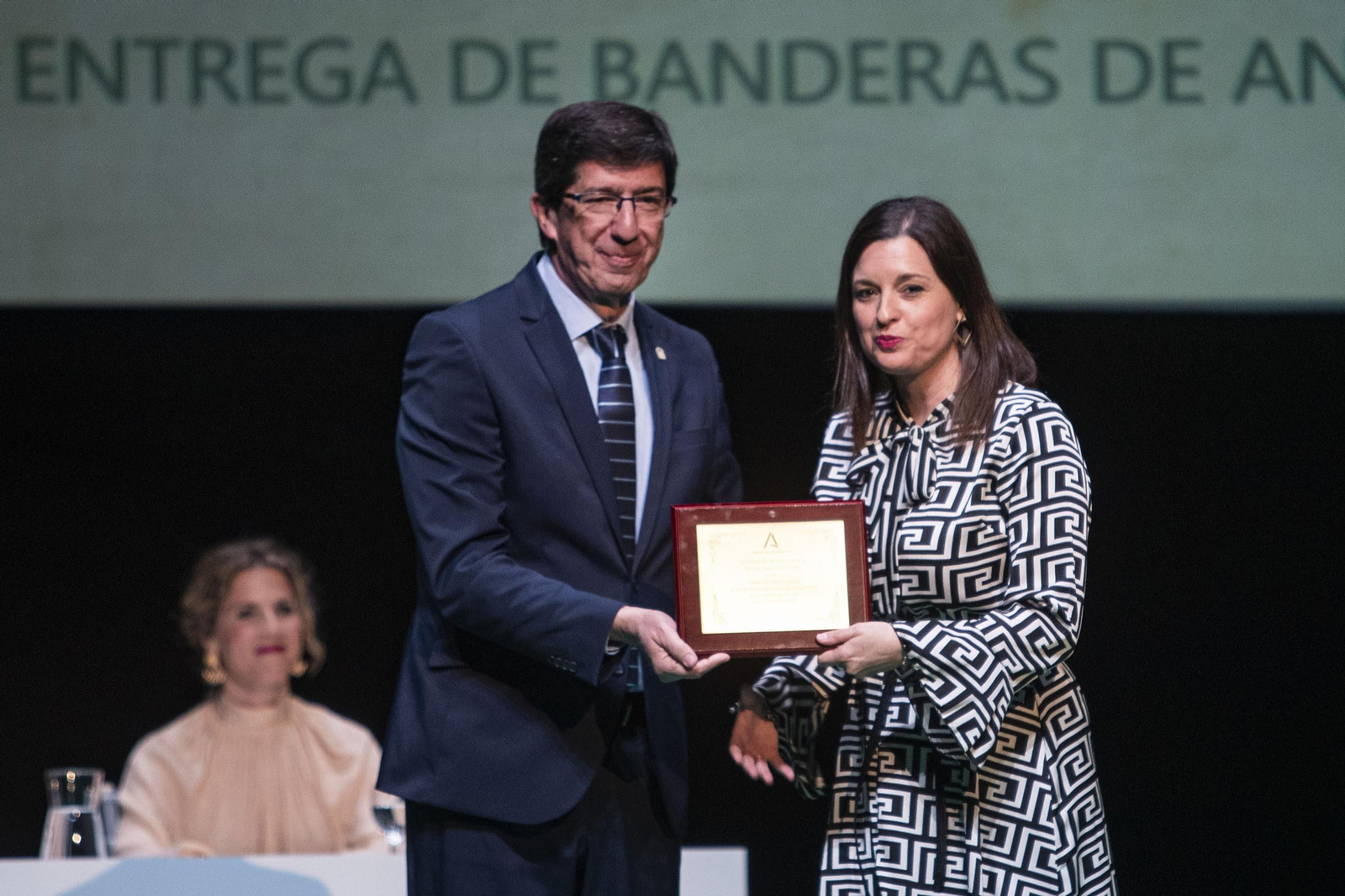 Imágenes de la entrega de las Banderas de Andalucía en la provincia