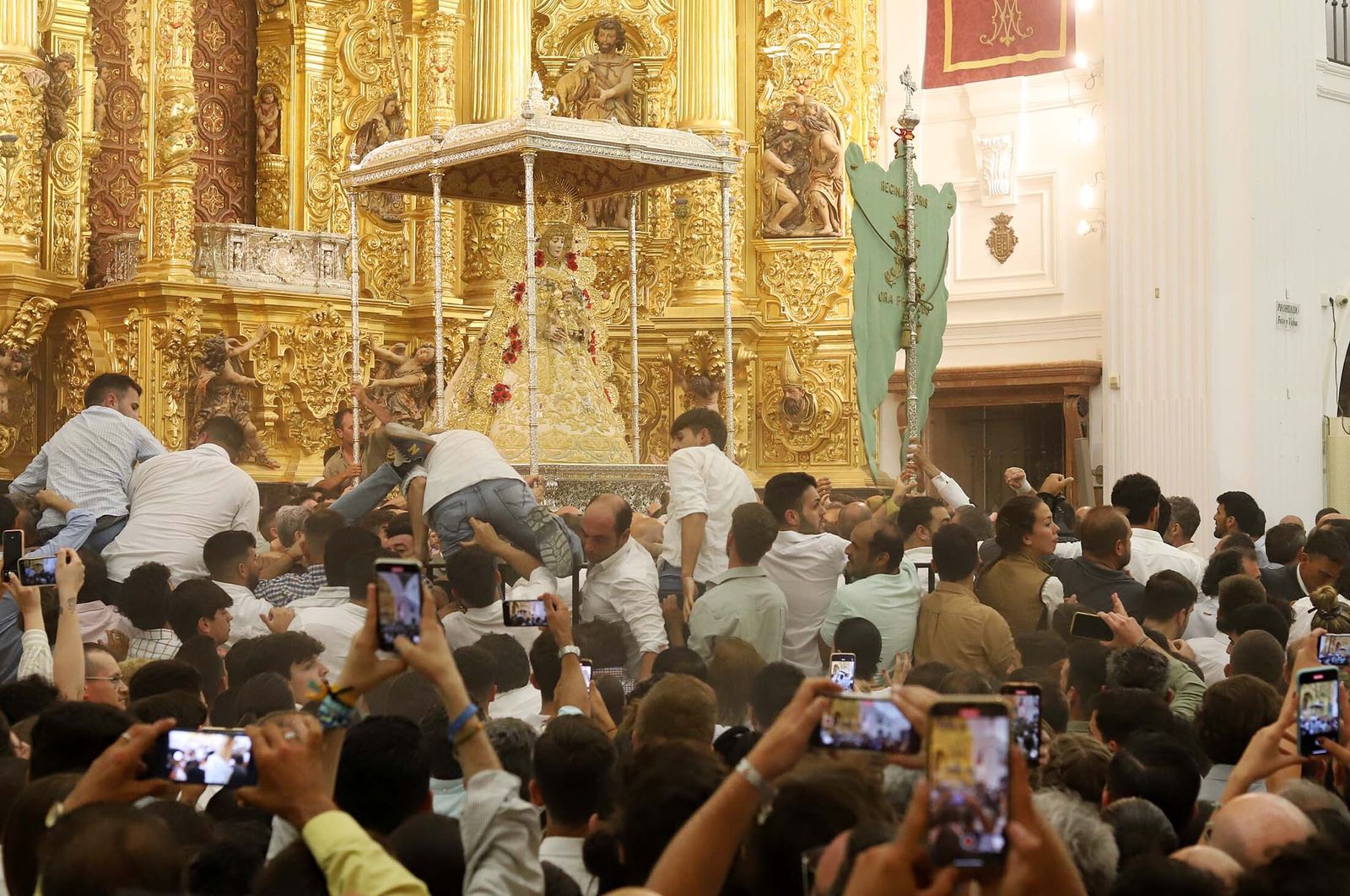 El Salto a la Reja de la Virgen del Rocío en imágenes