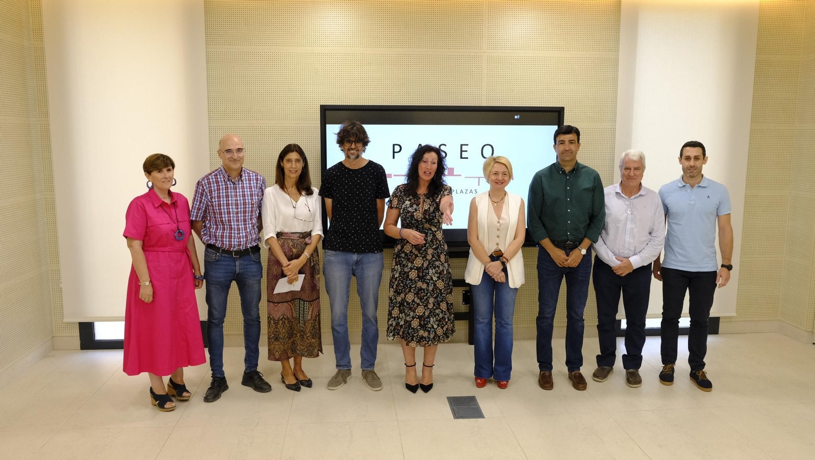 Presentada la peatonalización del Paseo de Almería, en imágenes