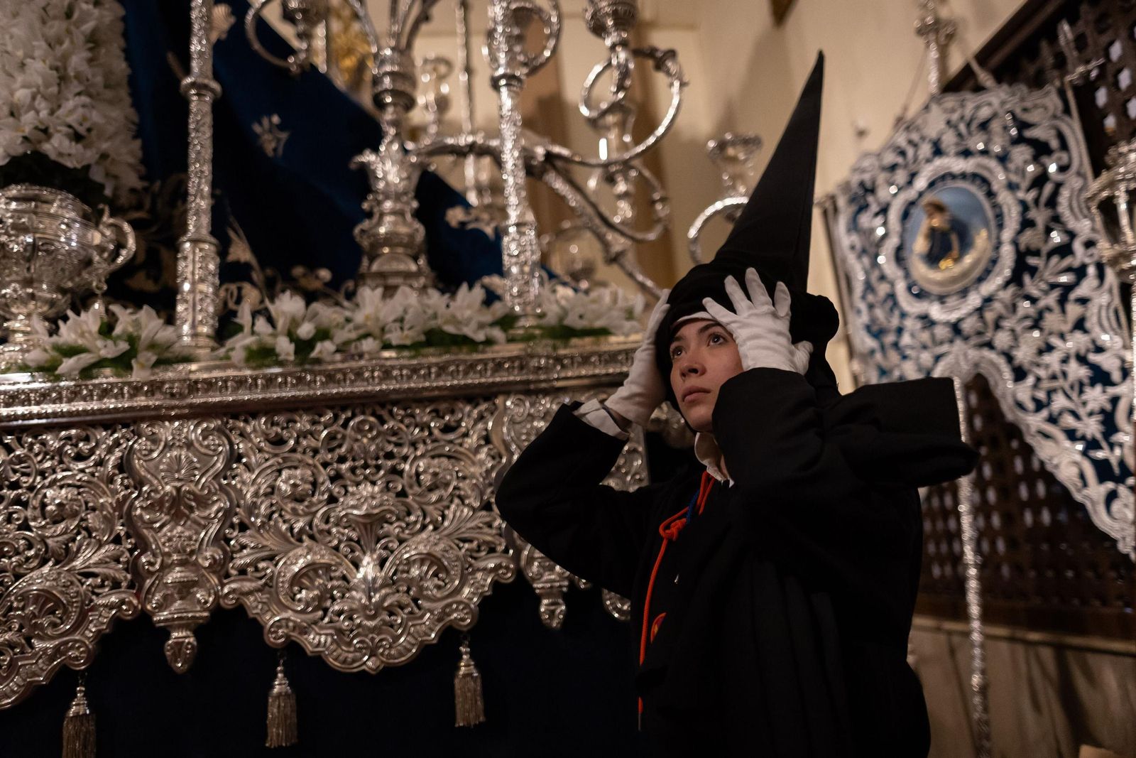 Así vivió Granada la salida de la Hermandad de la Concepción 2025