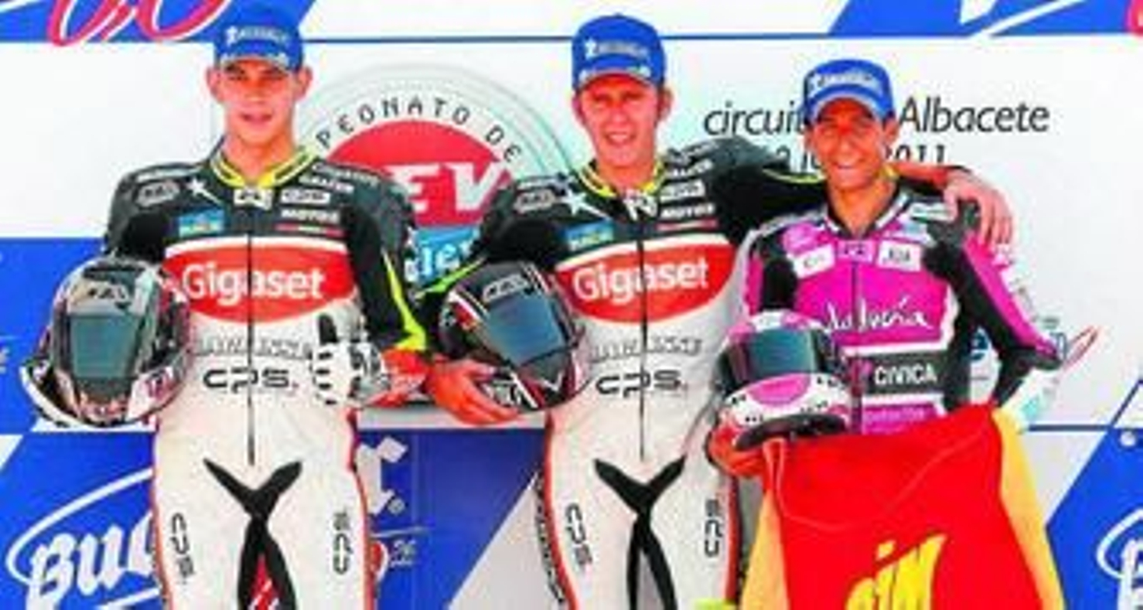 El portuense Iván Moreno subió al podio de Albacete con un capote.